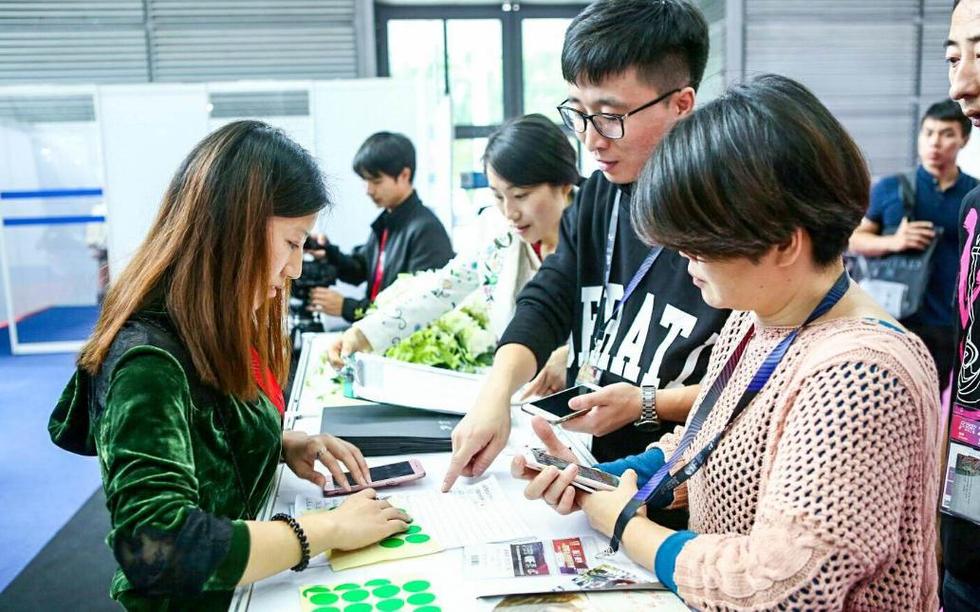 如何寻找服装代加工厂家？全面指南与实用渠道